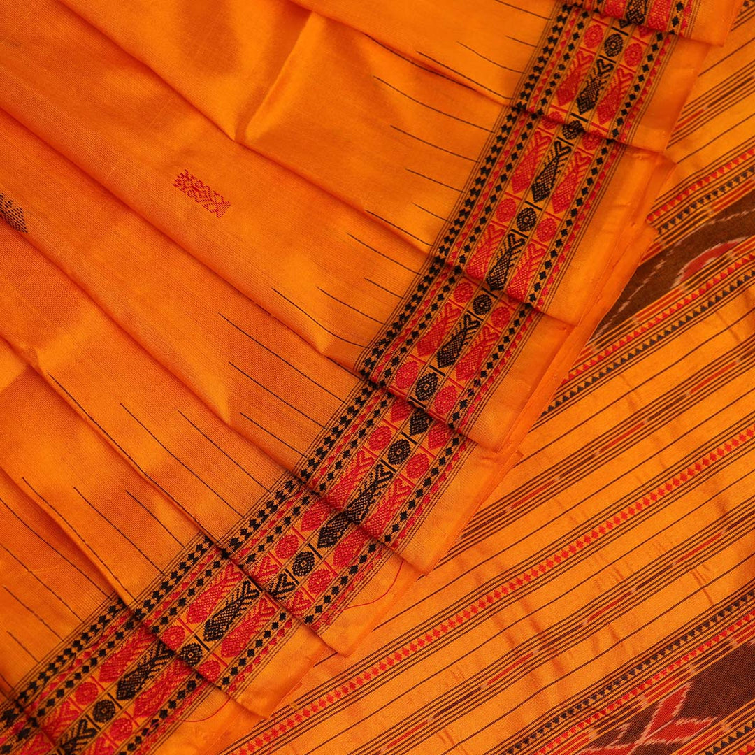 ସମ୍ବଲପୁରୀ ହ୍ୟାଣ୍ଡଲୁମ୍ ରେଶମ ସାରୀ - ବିଳାସପୂର୍ଣ୍ଣ ପାଟା |