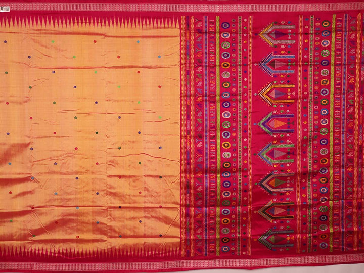 ହ୍ୟାଣ୍ଡଲୁମ୍ ଡୋଲାବେଡି ରେଶମ ସାରୀ |