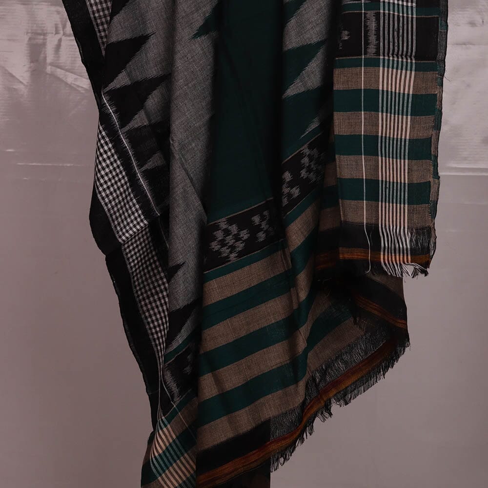 "A detailed image of the threadwork and design of a Sambalpuri Handloom Cotton Dupatta, showcasing the skillful craftsmanship of the local weavers."