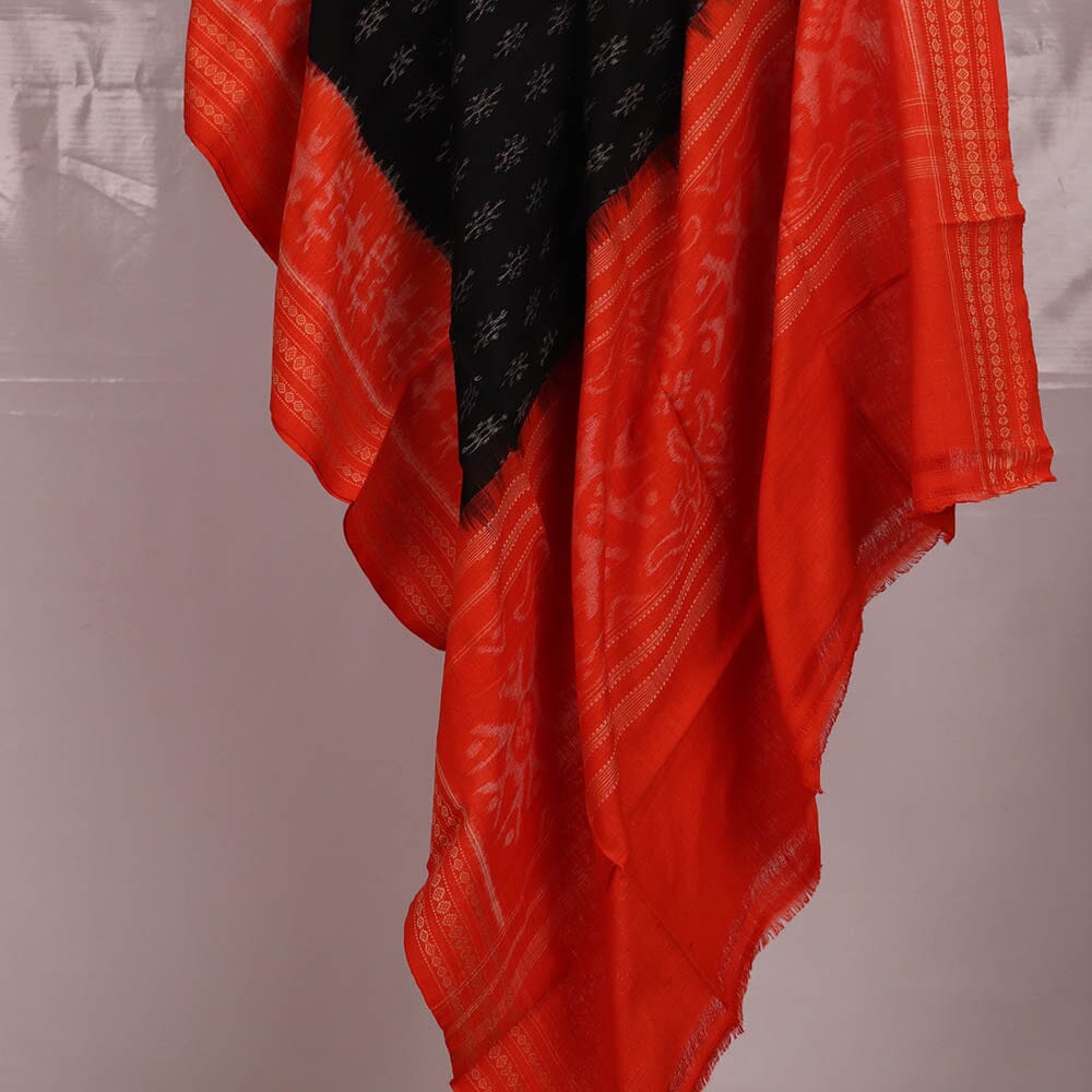 "A detailed image of the threadwork and design of a Sambalpuri Handloom Cotton Dupatta, showcasing the skillful craftsmanship of the local weavers."