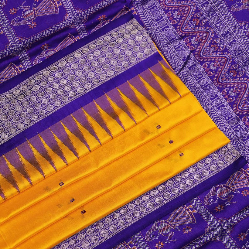 Bomkai weave detail