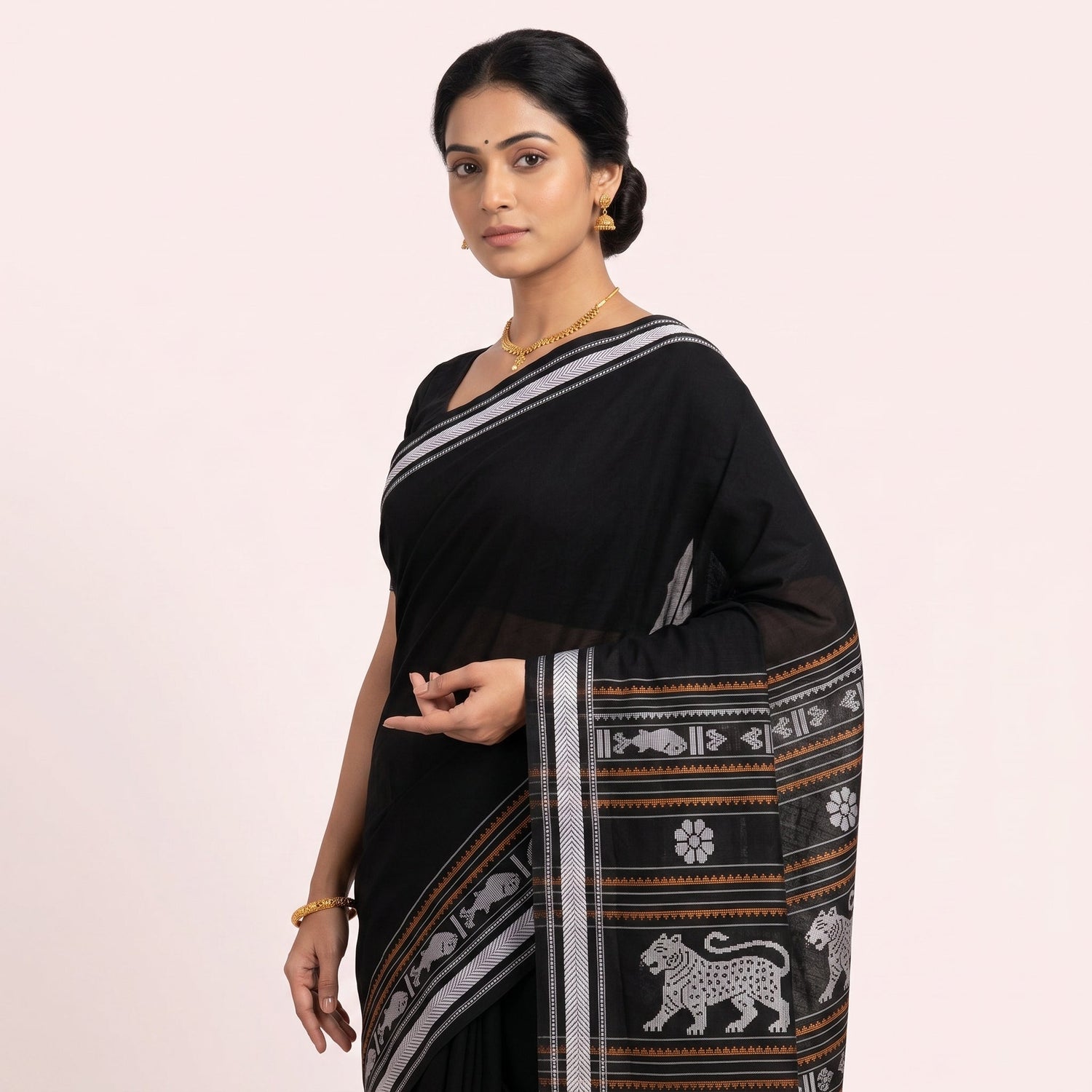 Black Sarees ₹6,000–₹10,000