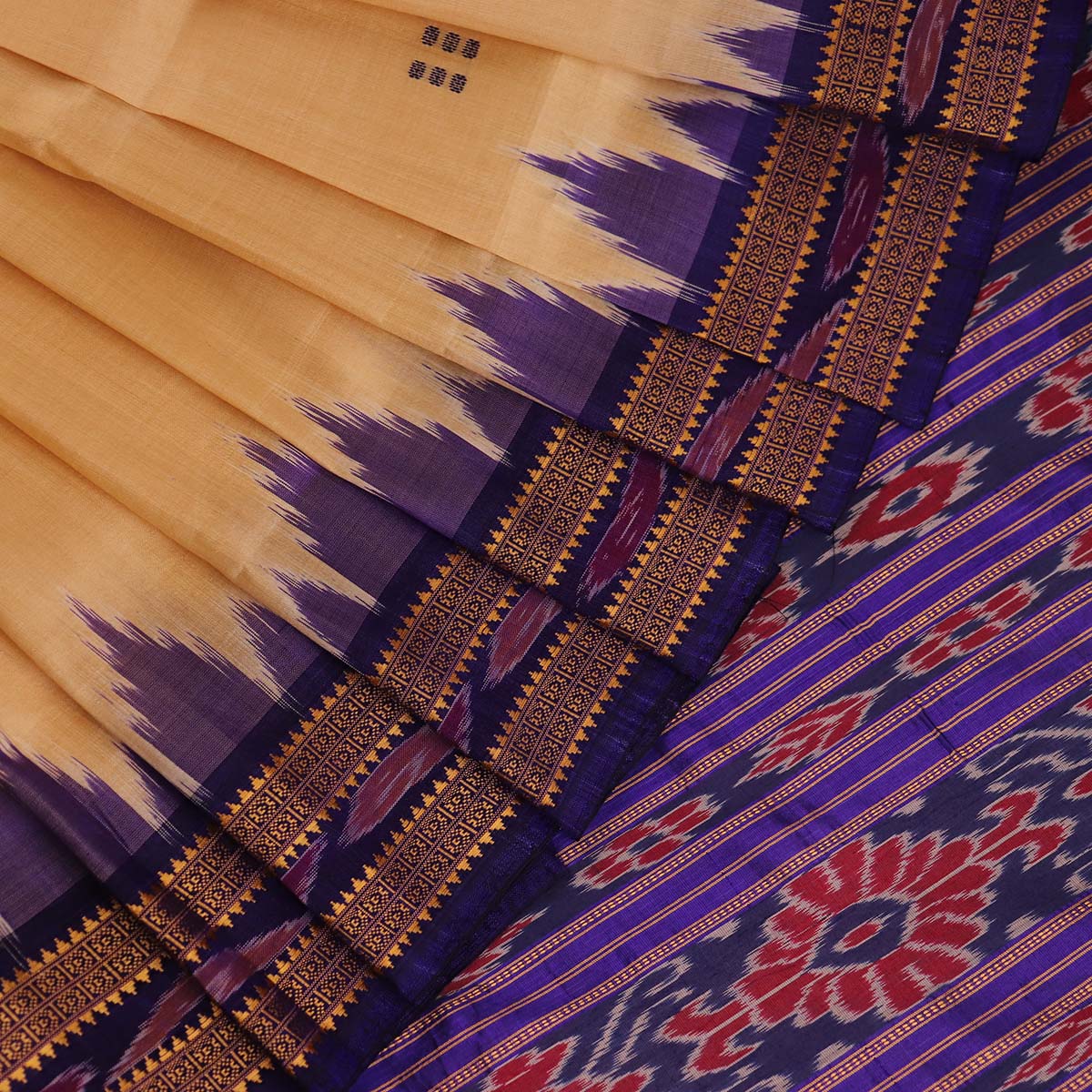 Handloom Cream Khandua Silk Saree with Blue border