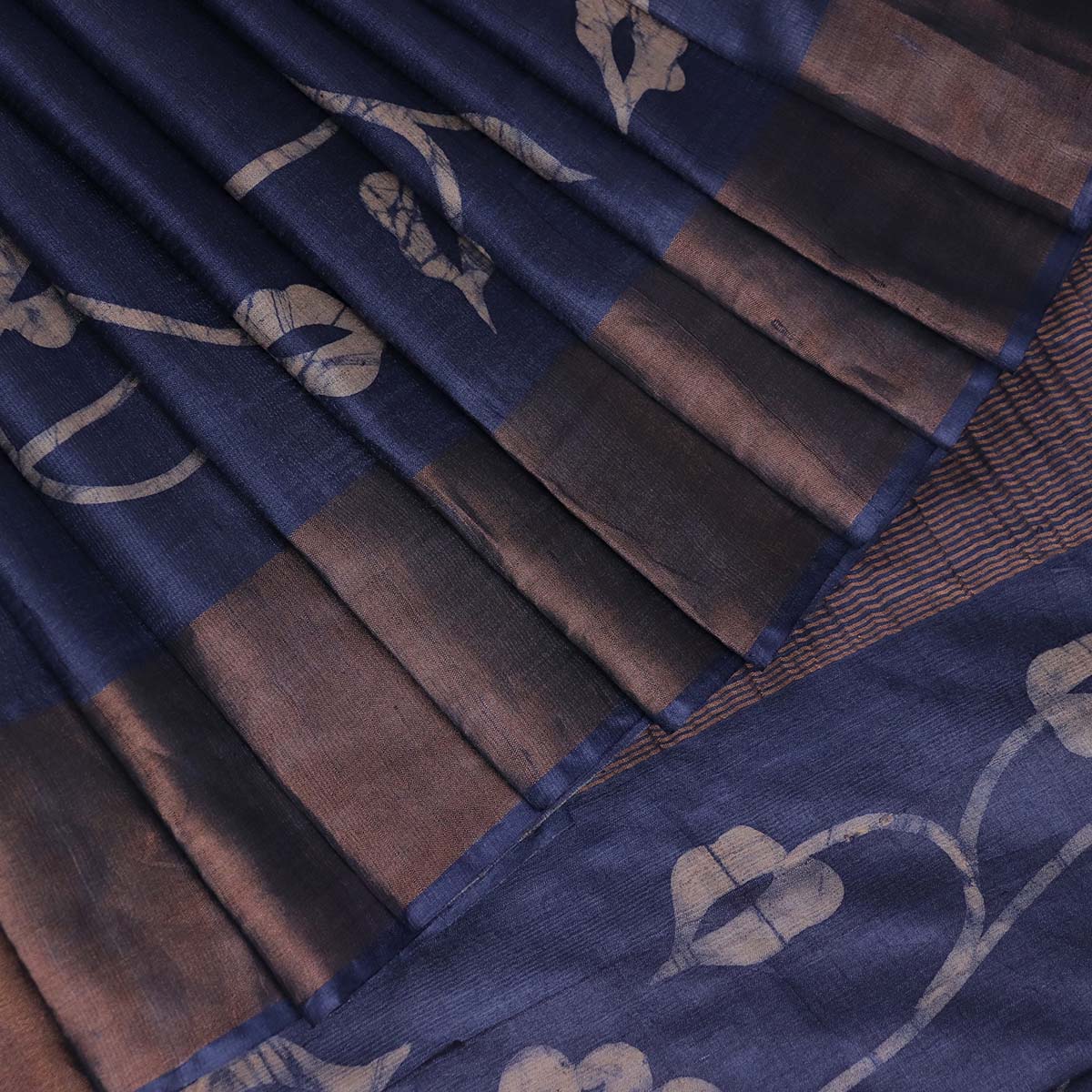 ହ୍ୟାଣ୍ଡଲୁମ୍ ସମ୍ବଲପୁରୀ ଟସର୍ ସାରି |