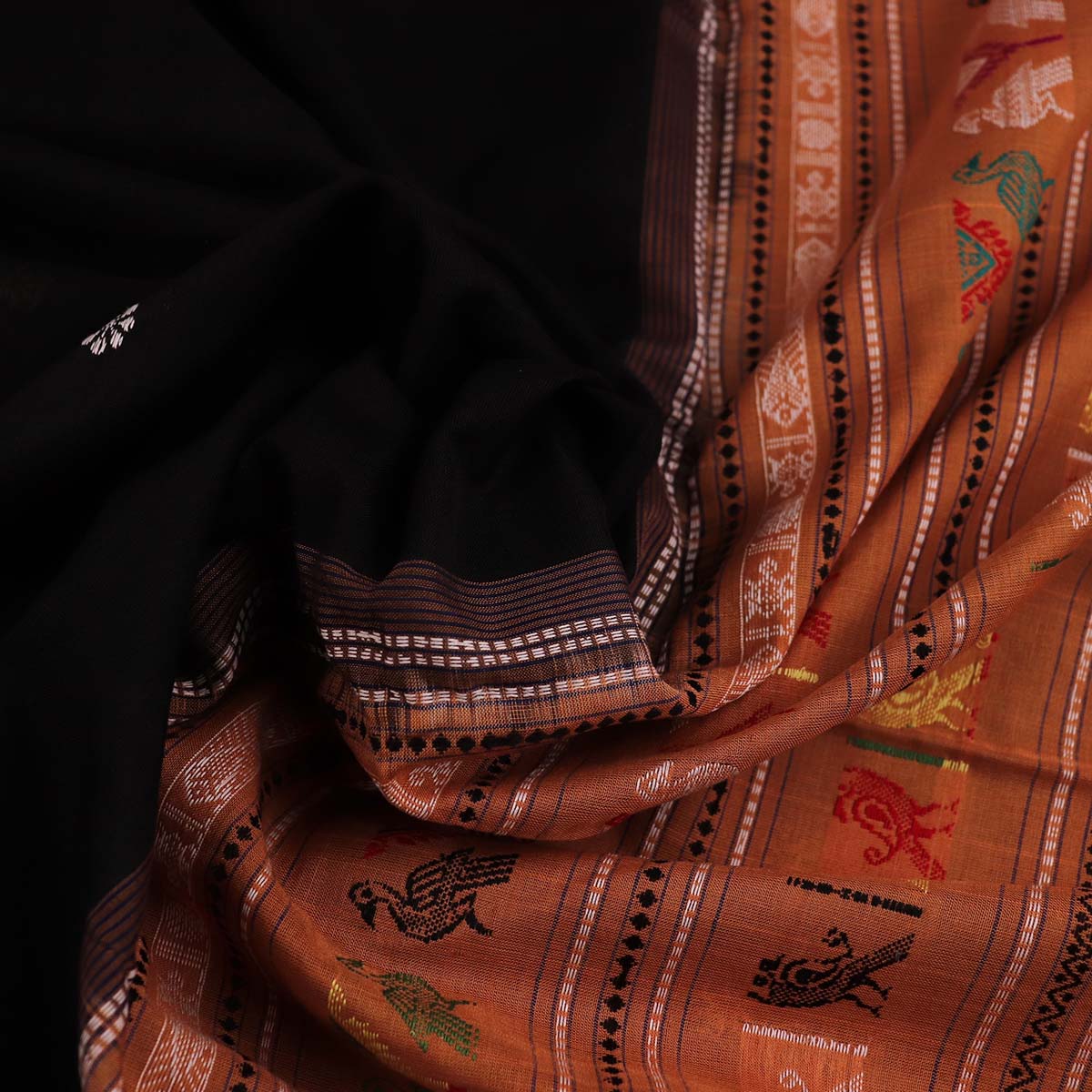 ହ୍ୟାଣ୍ଡଲୁମ୍ ଡୋଲାବେଡି କଟନ୍ ଇକାଟ ସାରି |