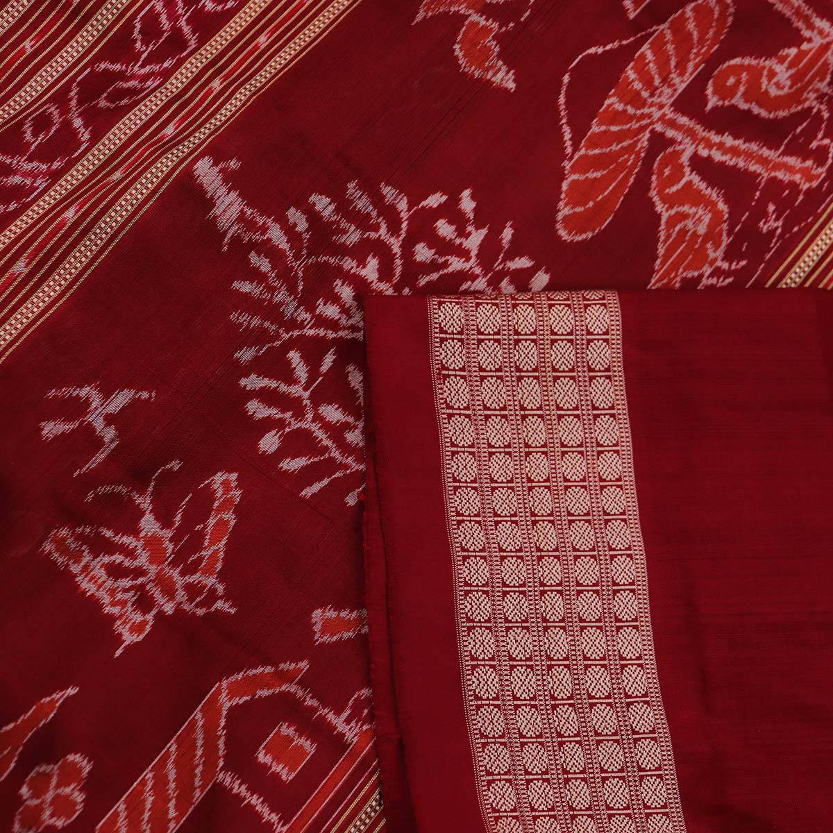 ସମ୍ବଲପୁରୀ ହ୍ୟାଣ୍ଡଲୁମ୍ ରେଶମ ସାରୀ - ଏଲିଗାଣ୍ଟ ପାସାପାଲୀ |