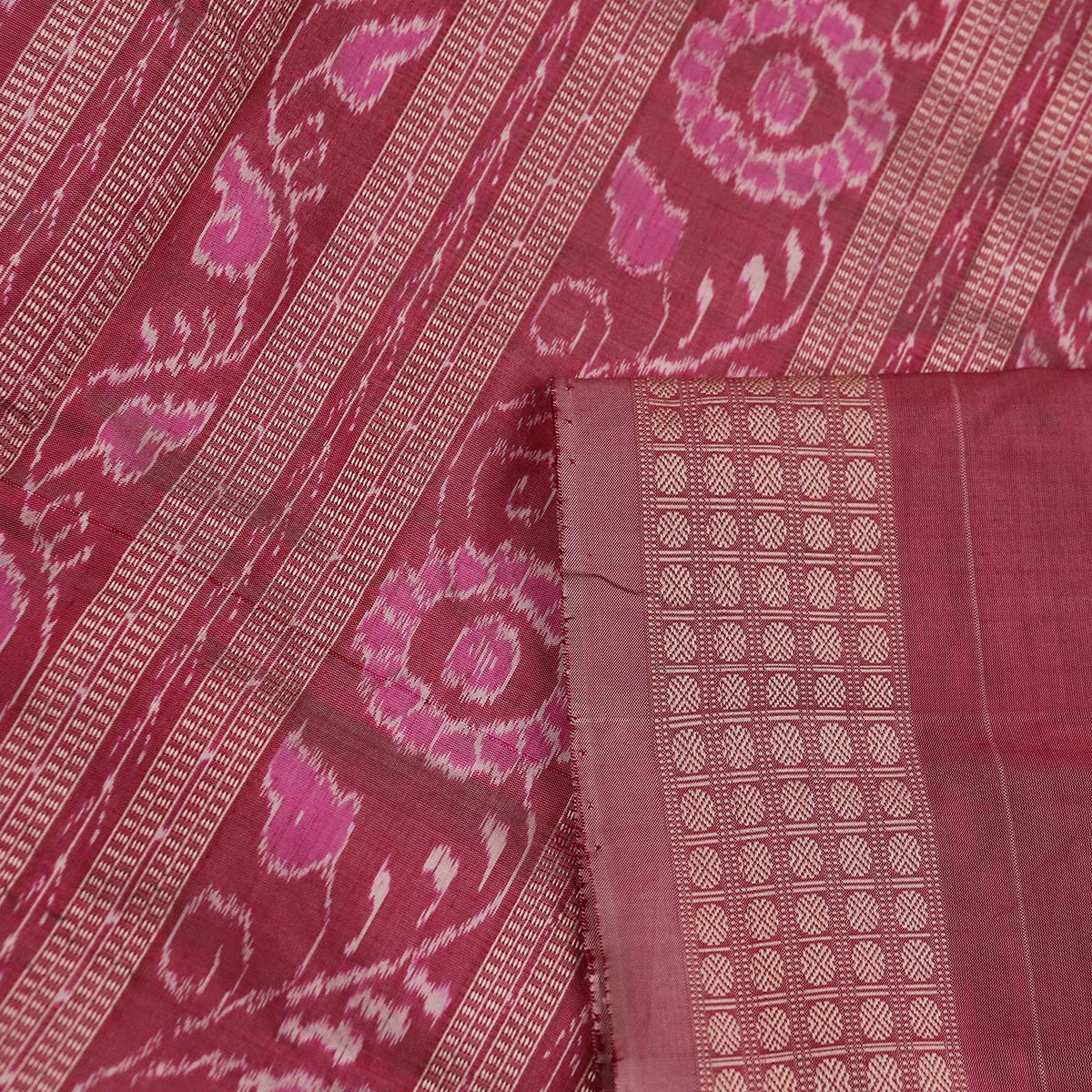 ସମ୍ବଲପୁରୀ ହ୍ୟାଣ୍ଡଲୁମ୍ ରେଶମ ସାରୀ - ବିଳାସପୂର୍ଣ୍ଣ ପାଟା |