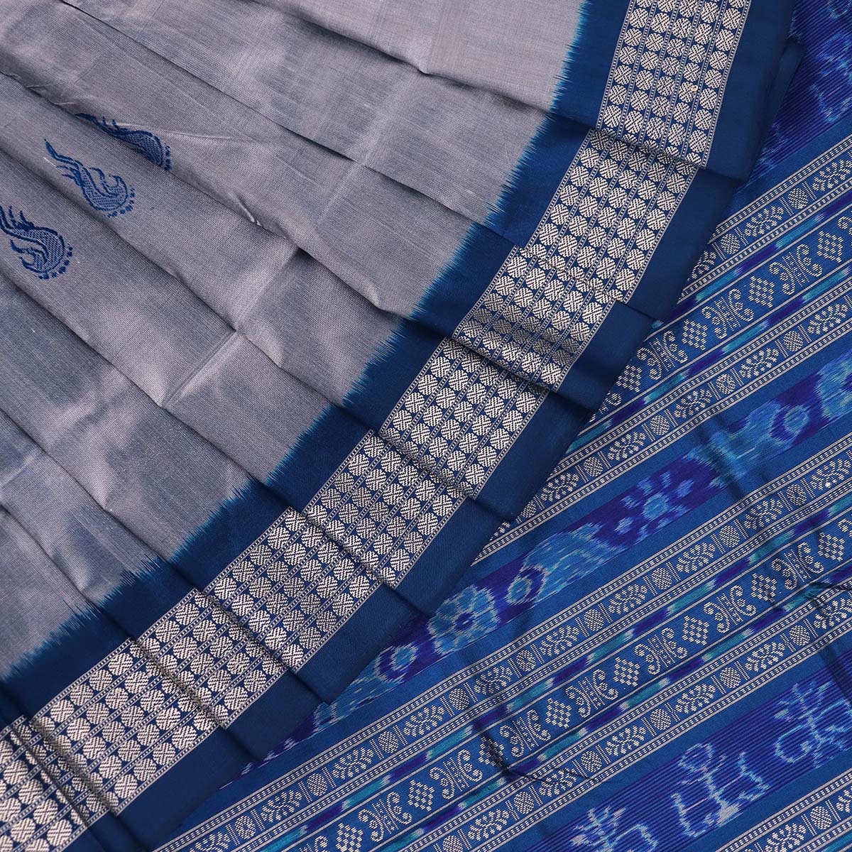 ହ୍ୟାଣ୍ଡଲୁମ୍ ରେଶମ ବମ୍କାଇ ସାରି |