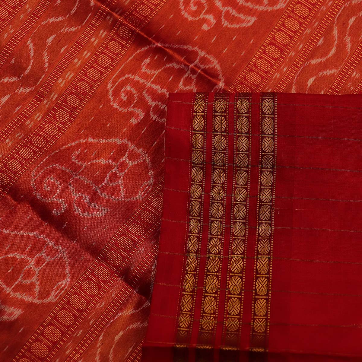 ସମ୍ବଲପୁରୀ ହ୍ୟାଣ୍ଡଲୁମ୍ ରେଶମ ସାରୀ - ବିଳାସପୂର୍ଣ୍ଣ ପାଟା |