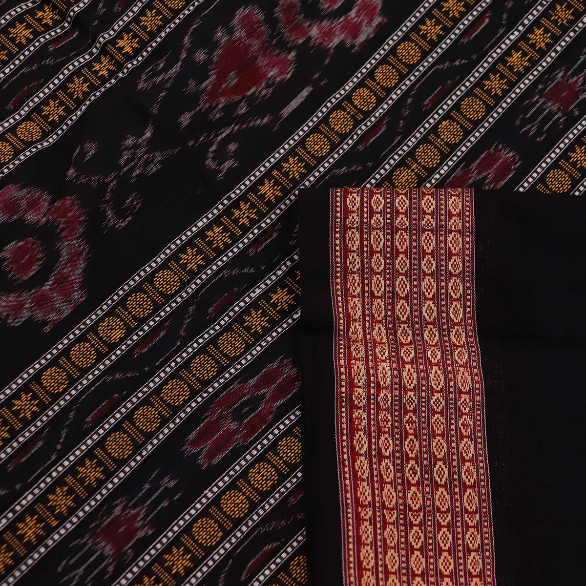 ହ୍ୟାଣ୍ଡଲୁମ୍ ବମ୍କାଇ କଟନ୍ ଇକାଟ ସାରି |