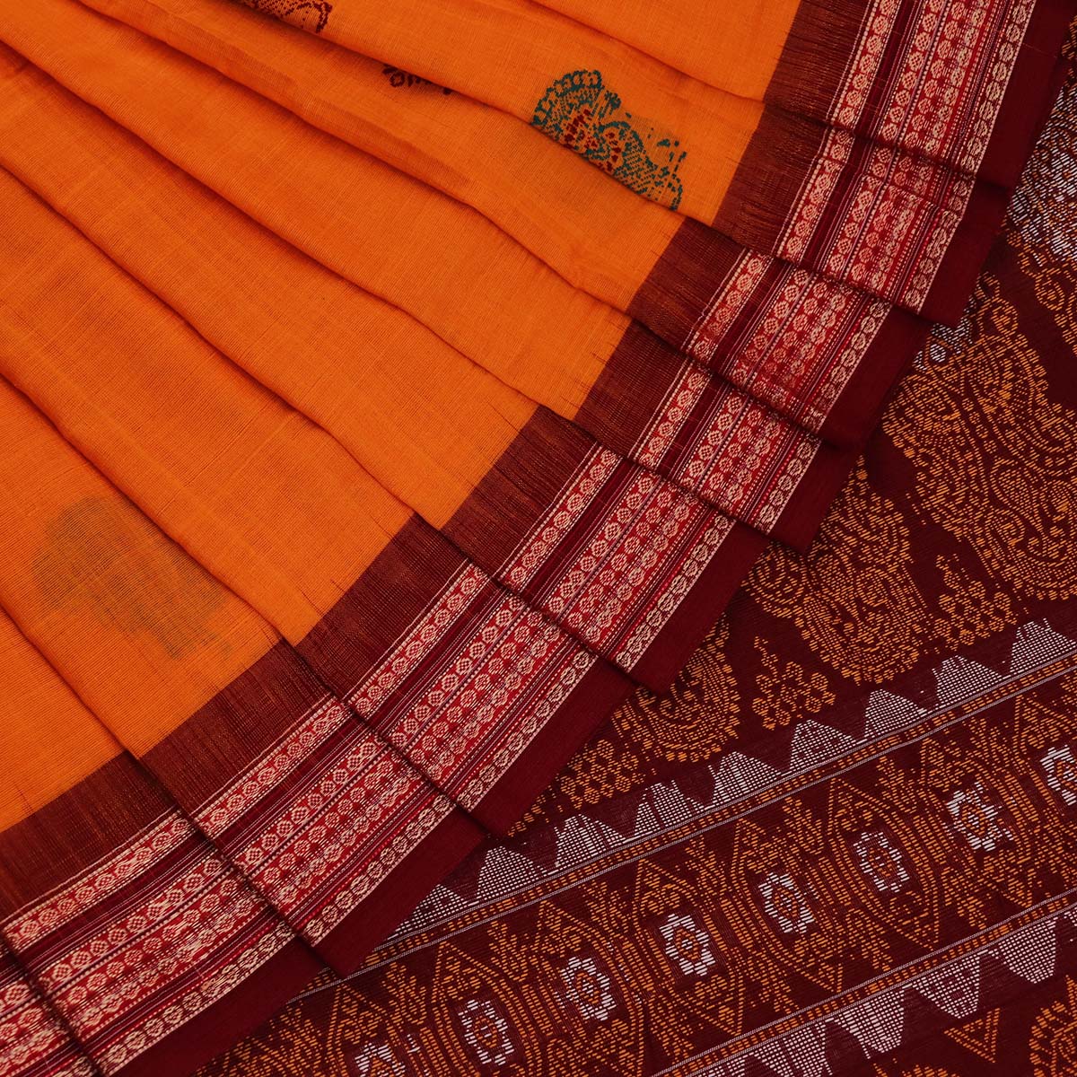 ହ୍ୟାଣ୍ଡଲୁମ୍ ବମ୍କାଇ କଟନ୍ ଇକାଟ ସାରି |