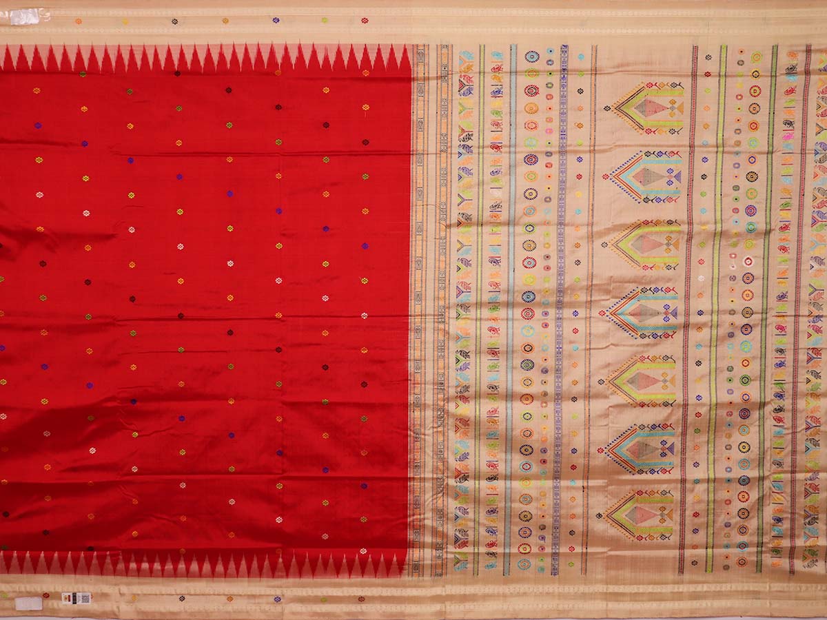 ହ୍ୟାଣ୍ଡଲୁମ୍ ଡୋଲାବେଡି ରେଶମ ସାରୀ |