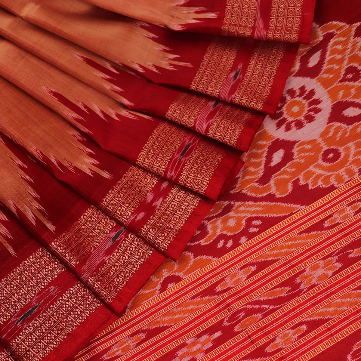 ହ୍ୟାଣ୍ଡଲୁମ୍ ଖଣ୍ଡୁଆ ସିଲ୍କ ଇକାଟ ସାରୀ |