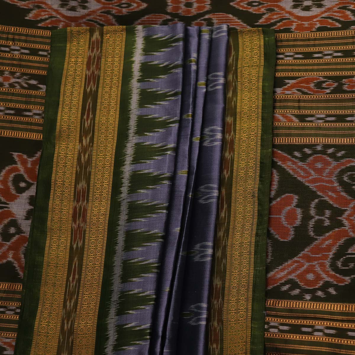 ହ୍ୟାଣ୍ଡଲୁମ୍ ଖଣ୍ଡୁଆ ସିଲ୍କ ଇକାଟ ସାରୀ |