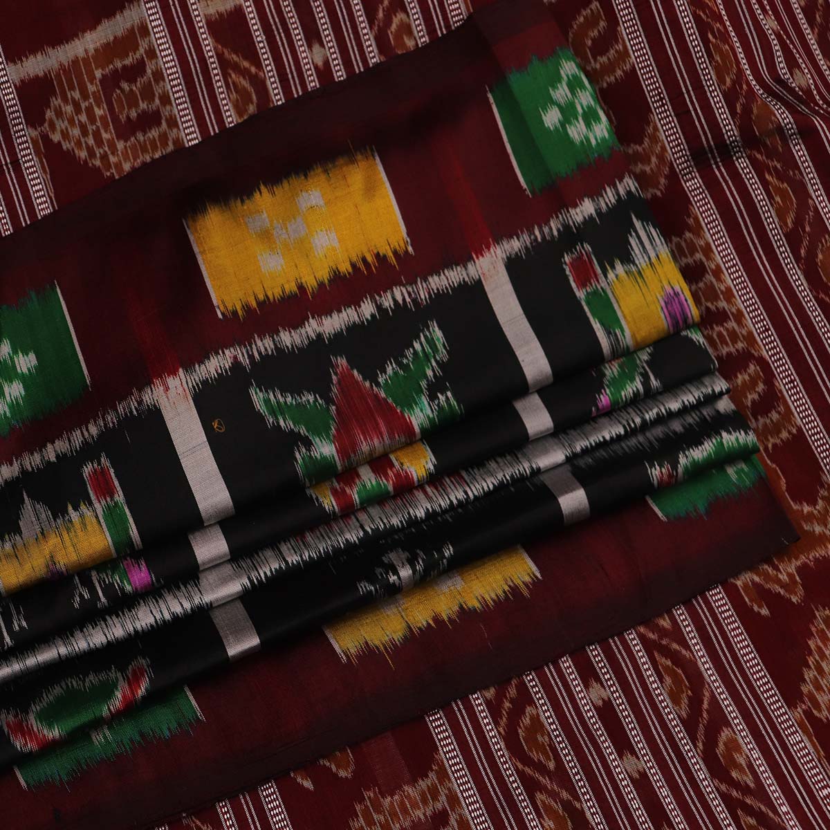 ହ୍ୟାଣ୍ଡଲୁମ୍ ଖଣ୍ଡୁଆ ସିଲ୍କ ଇକାଟ ସାରୀ |
