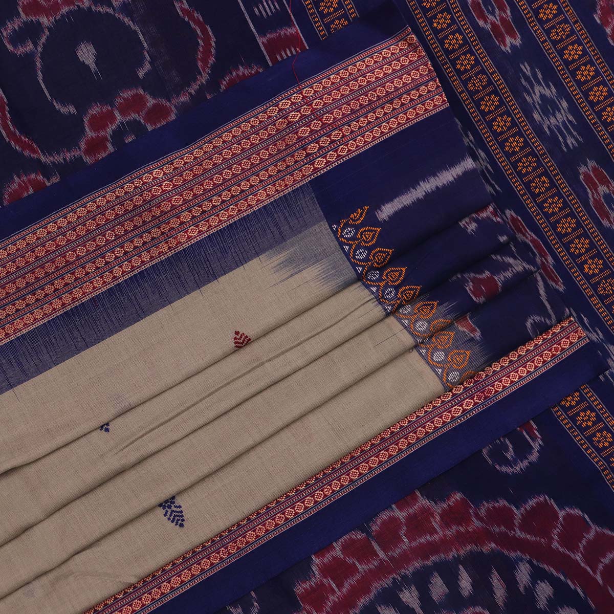 ହ୍ୟାଣ୍ଡଲୁମ୍ ବମ୍କାଇ କଟନ୍ ଇକାଟ ସାରି |