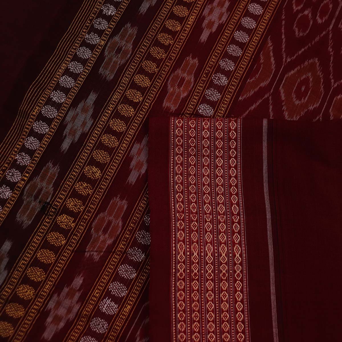 ହ୍ୟାଣ୍ଡଲୁମ୍ ବମ୍କାଇ କଟନ୍ ଇକାଟ ସାରି |