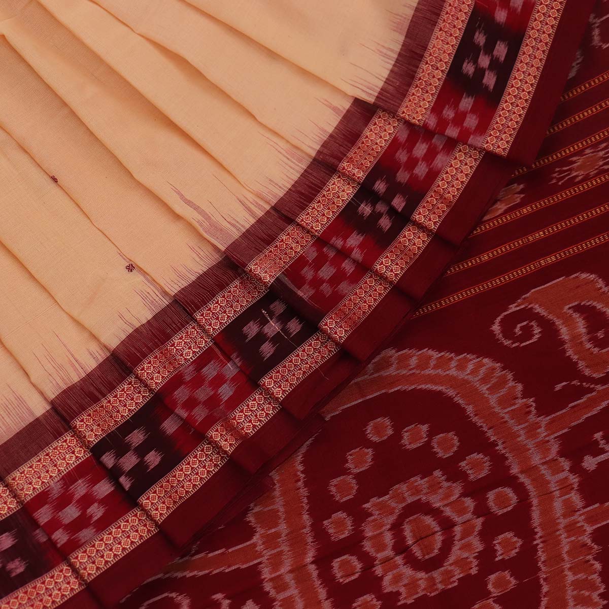 ହ୍ୟାଣ୍ଡଲୁମ୍ ସମ୍ବଲପୁରୀ କଟନ୍ ଇକକେଟ୍ ସାରି |