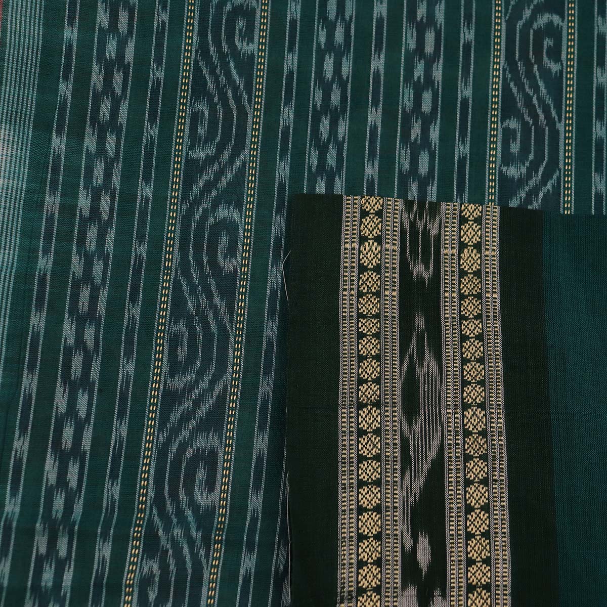 ହ୍ୟାଣ୍ଡଲୁମ୍ ସମ୍ବଲପୁରୀ କଟନ୍ ଇକକେଟ୍ ସାରି |