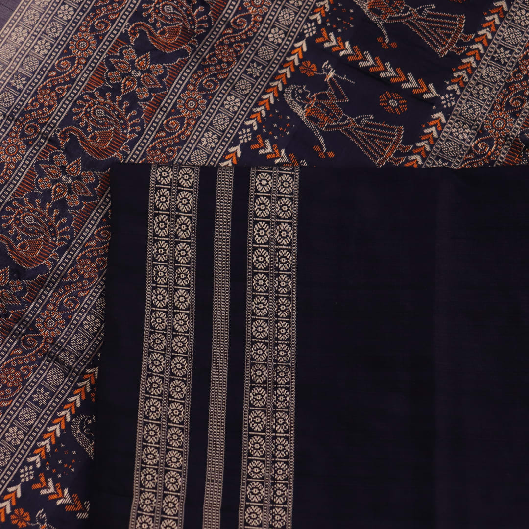 Image 7: Close-up view of the intricate silk fabric texture in white and red colors of a Bomkai saree