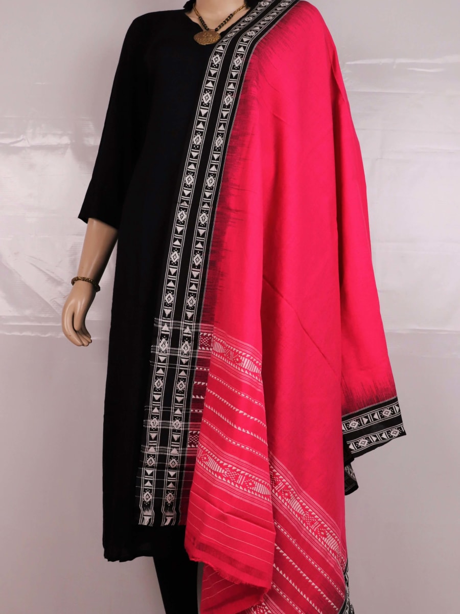 Styling showcasing Pink and Black Plain Habaspuri Dupatta in Cotton