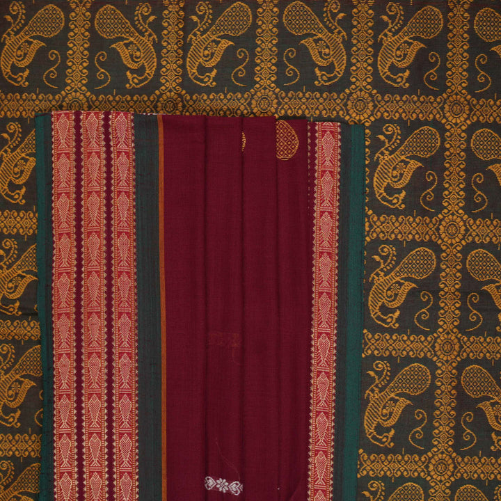 Full layout of the maroon and green Bomkai cotton saree showing the complete body and pallu design.