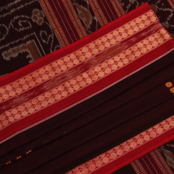 Full view of a maroon cotton Bomkai saree featuring a butta pattern with a red border and pallu.