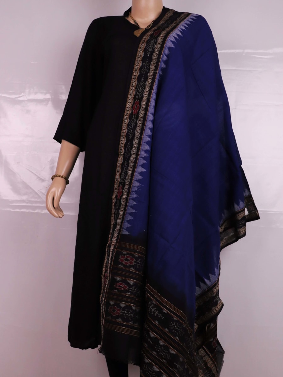 Model in a blue and black Sambalpuri cotton dupatta with a plain pattern