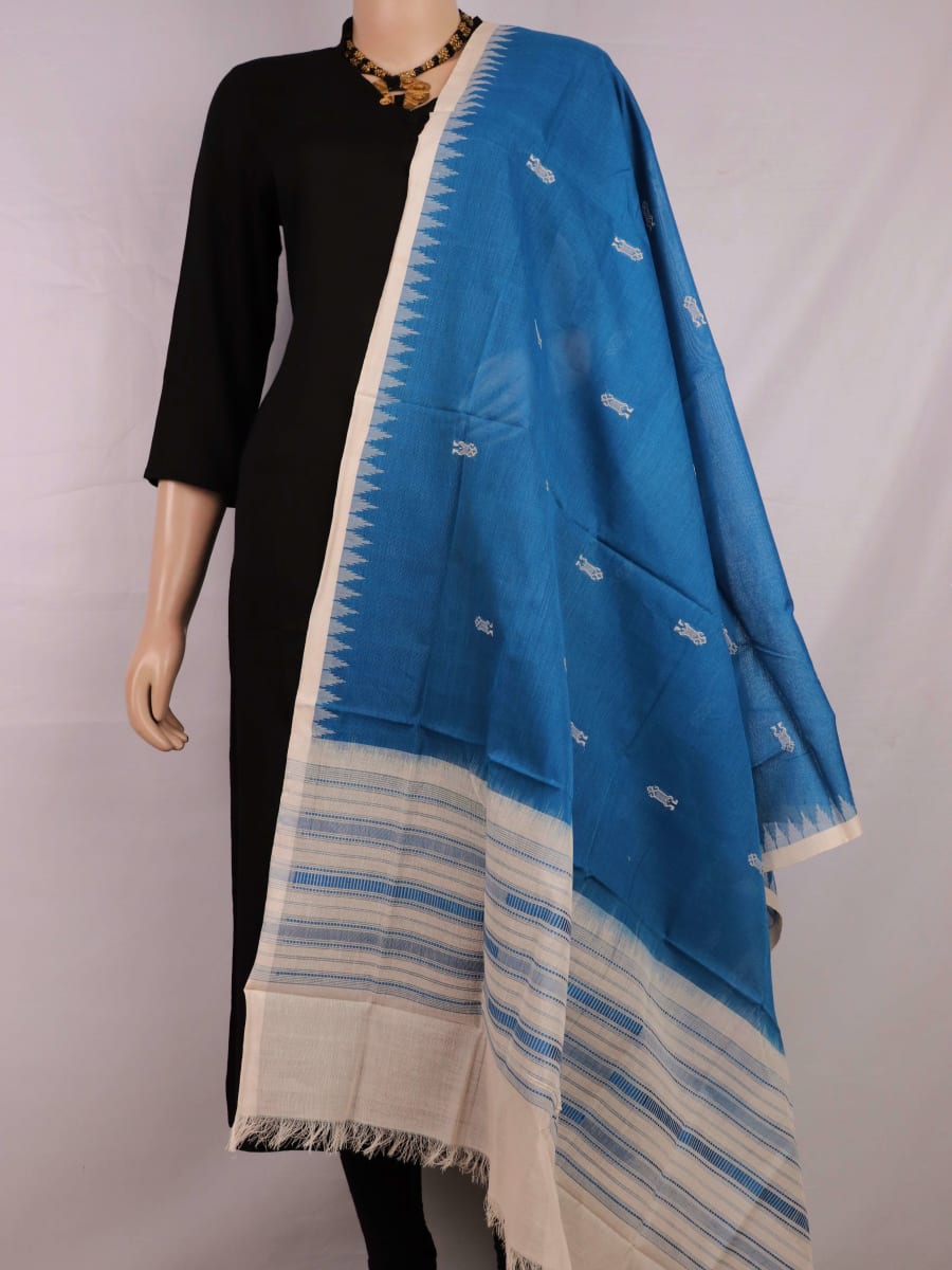 Styling view of a blue and white cotton Sambalpuri dupatta with buta pattern