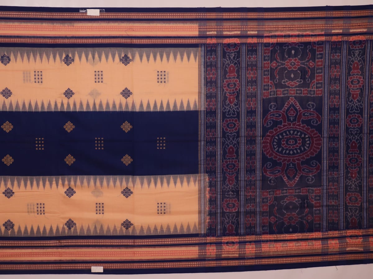 Cream cotton Bomkai saree with blue butta pattern, full view.