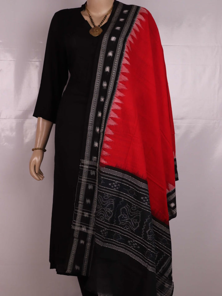 Styling view of a red cotton Sambalpuri dupatta with black plain pattern