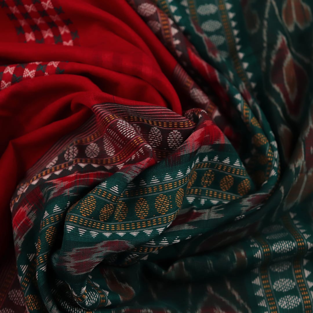 Full view of a red and green Bomkai cotton saree with a butta pattern