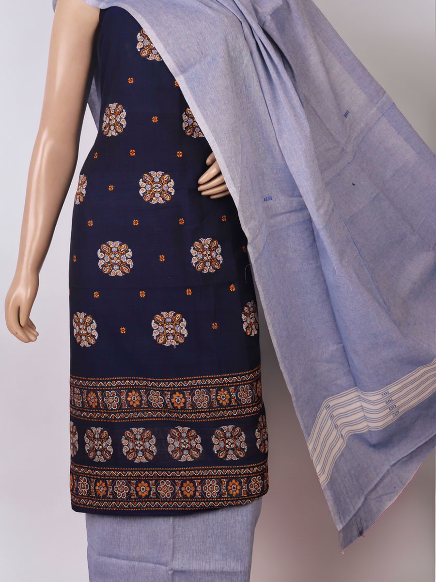 Matching Bomkai cotton blouse piece in maroon and pink, featuring coordinating butta pattern.