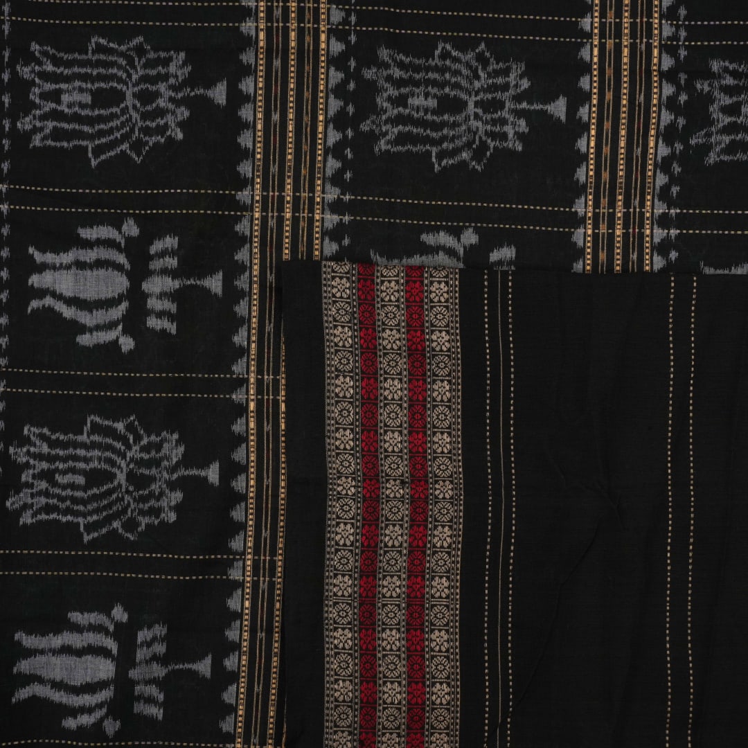 Full layout of the green and black Sambalpuri cotton saree showcasing the pallu and body patterns.