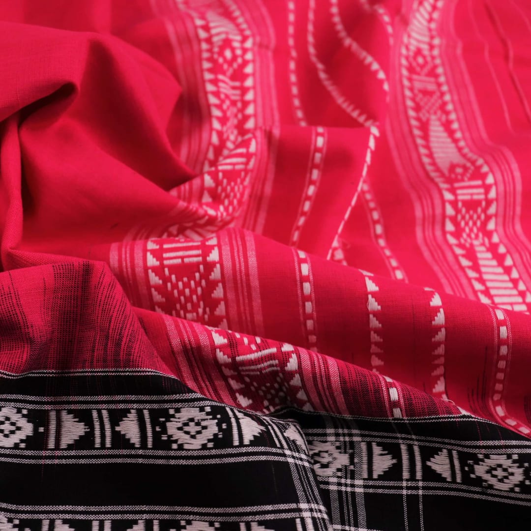 Styling showcasing Pink and Black Plain Habaspuri Dupatta in Cotton