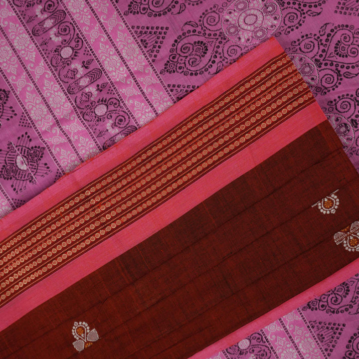 Full flat layout of the brown Bomkai cotton saree displaying the pink pallu and all-over butta pattern