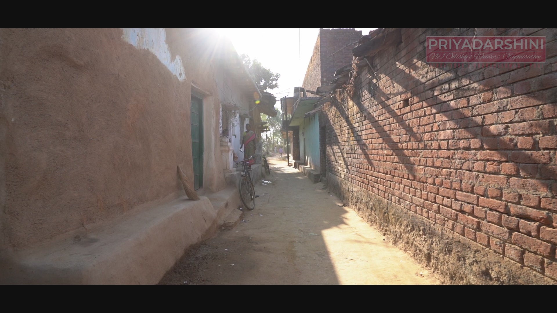 Load video: Weaver-direct since 1990 — straight from the looms of Sambalpur, Bargarh and Boudh.