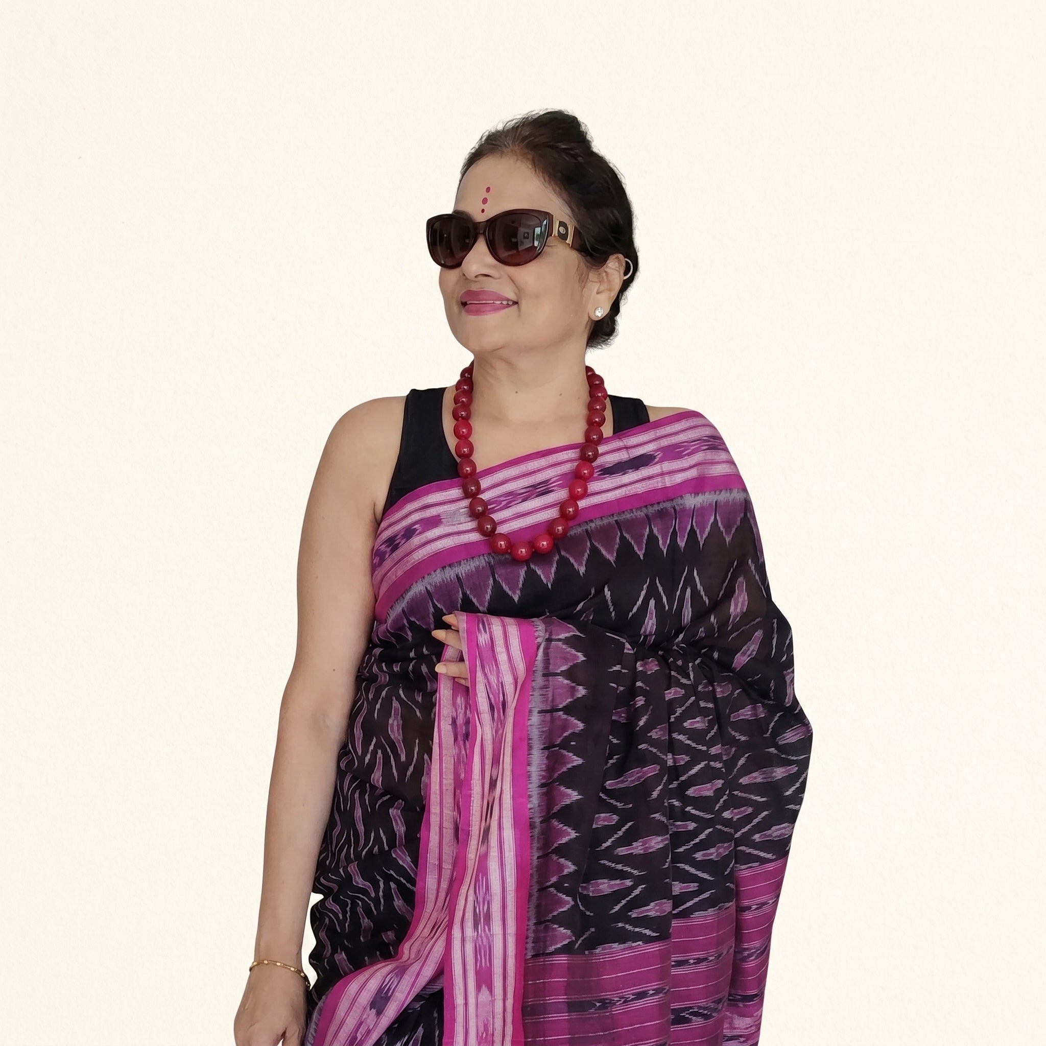 Verified Priyadarshini Handloom customer in an Odisha handloom saree