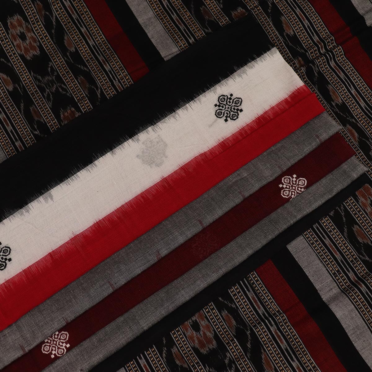 Handloom Bomkai Cotton Ikat Saree Handloom Saree_Cotton Priyadarshini Handloom 