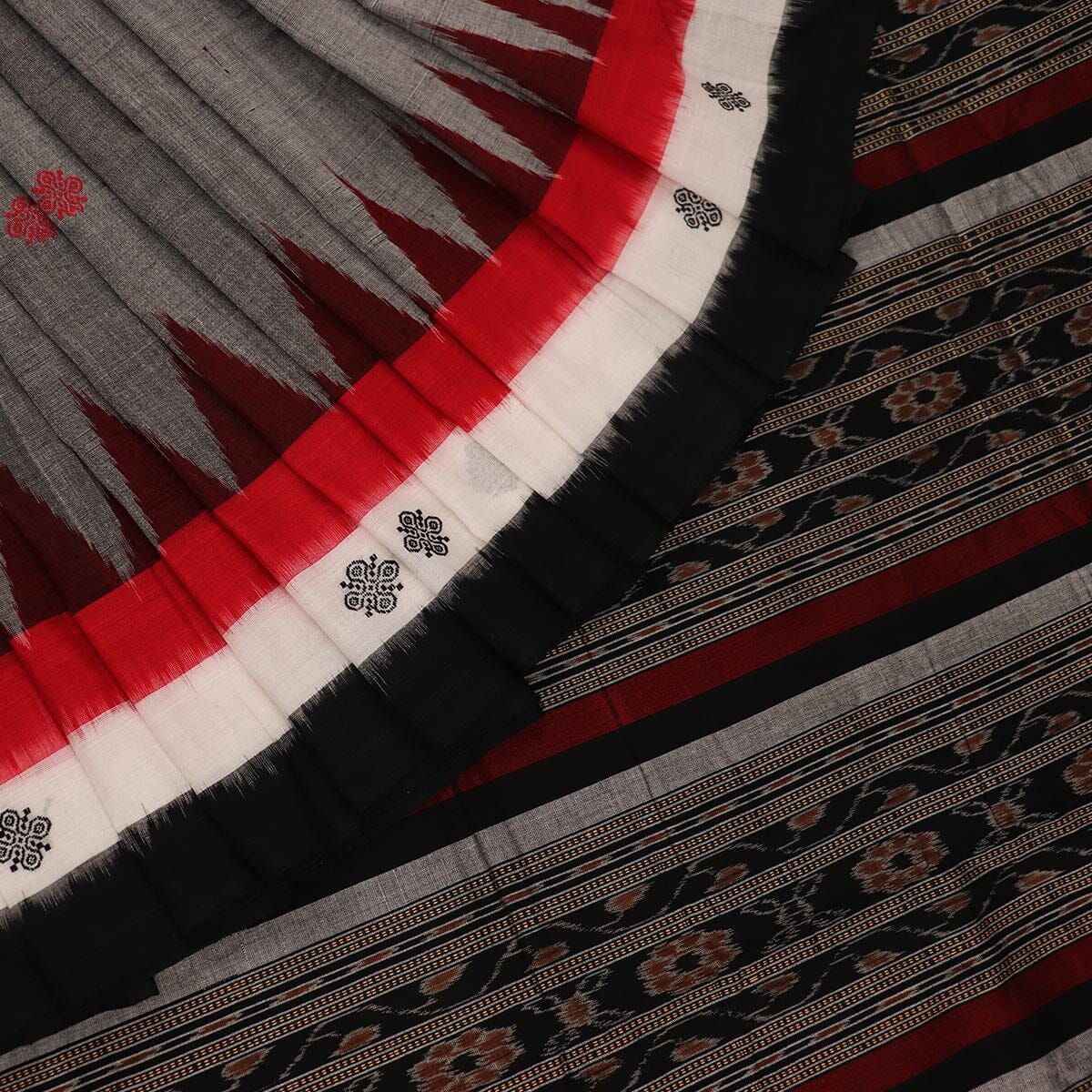 Handloom Bomkai Cotton Ikat Saree Handloom Saree_Cotton Priyadarshini Handloom 