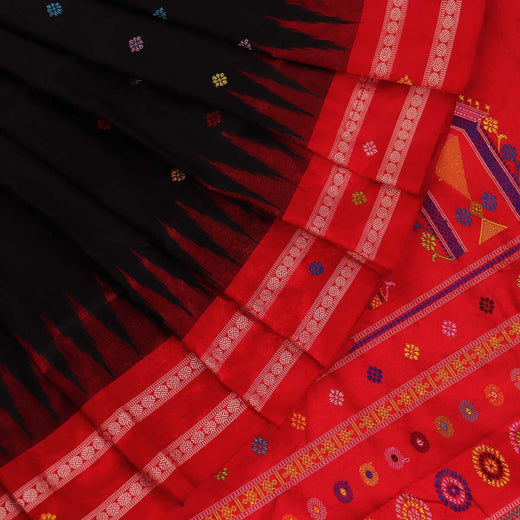 ହ୍ୟାଣ୍ଡଲୁମ୍ ଡୋଲାବେଡି ରେଶମ ସାରୀ |