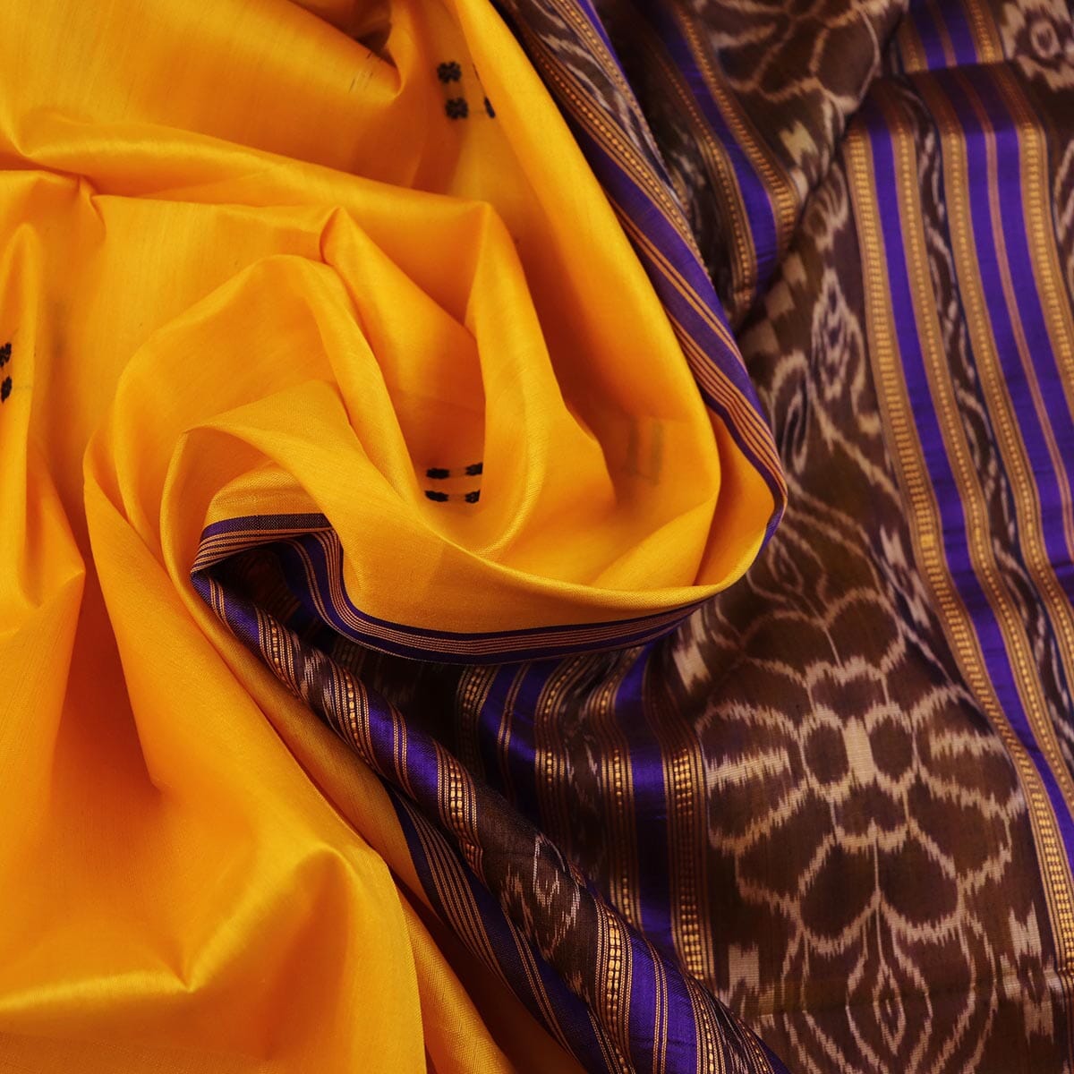 Handloom Khandua Silk Ikat Saree Handloom Saree_Khandua Silk Priyadarshini Handloom 