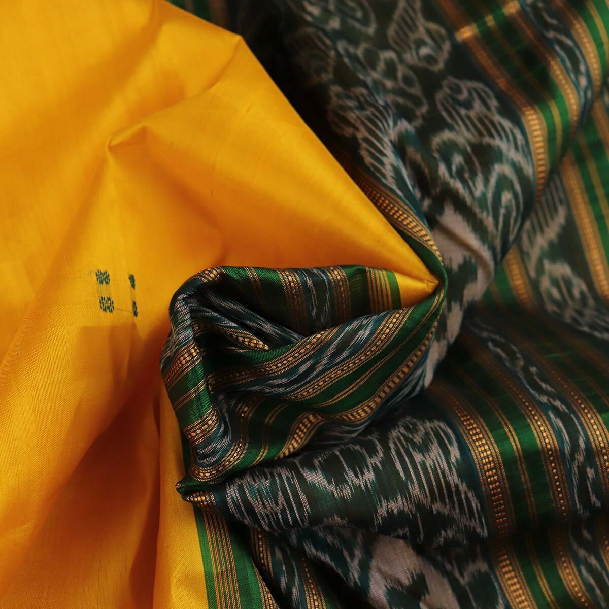Handloom Khandua Silk Ikat Saree Handloom Saree_Khandua Silk Priyadarshini Handloom 