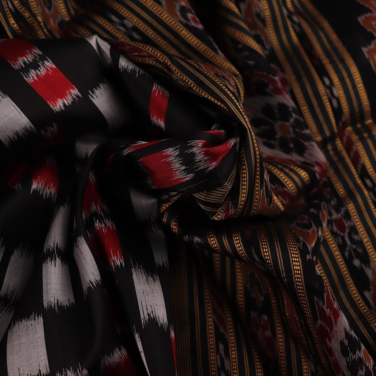 Handloom Khandua Silk Ikat Saree Handloom Saree_Khandua Silk Priyadarshini Handloom 