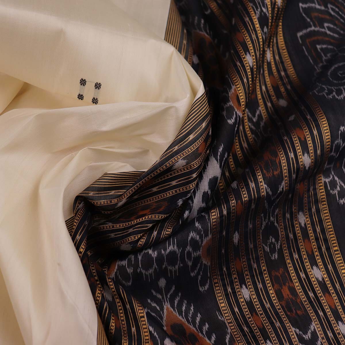Handloom Khandua Silk Ikat Saree Handloom Saree_Khandua Silk Priyadarshini Handloom 