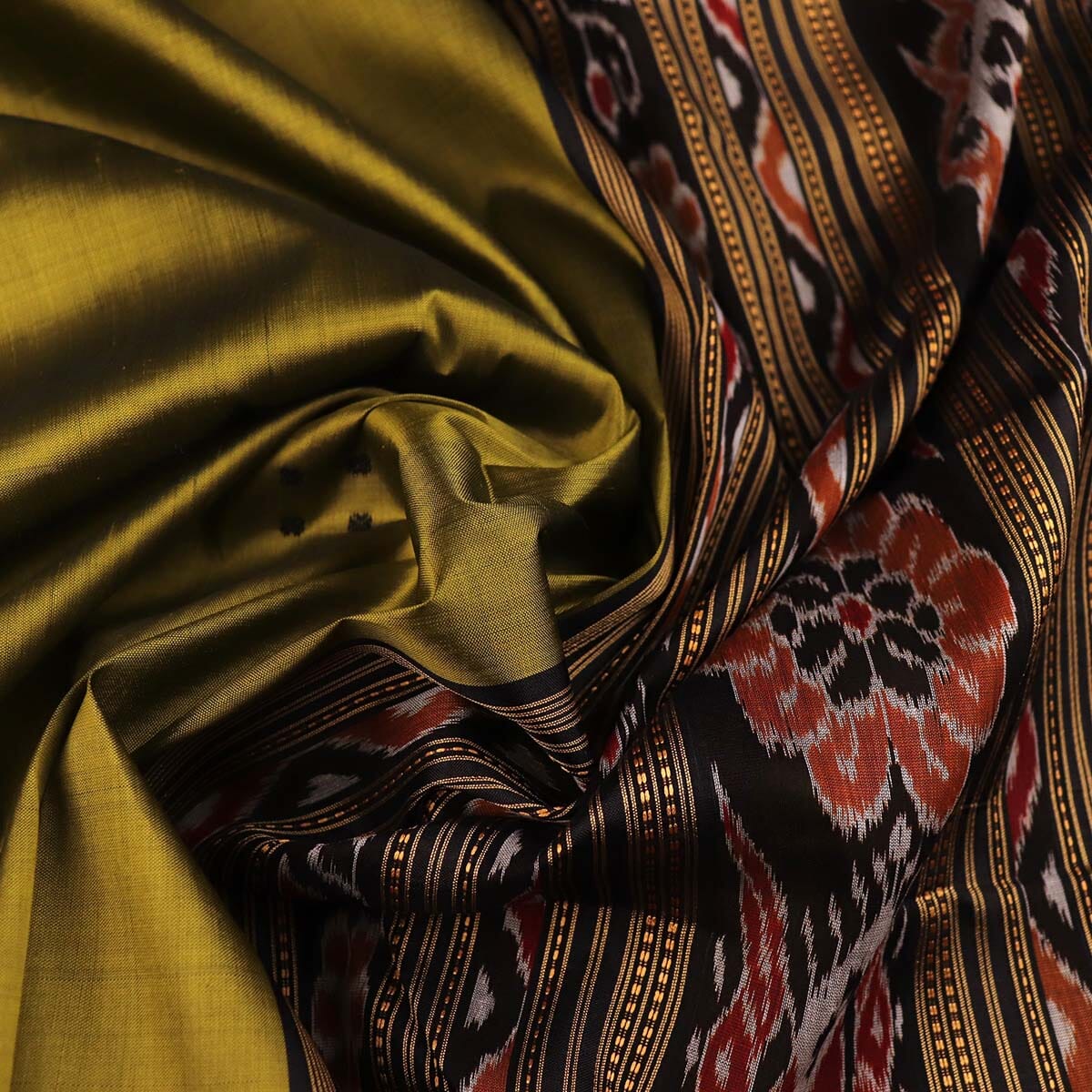 Handloom Khandua Silk Ikat Saree Handloom Saree_Khandua Silk Priyadarshini Handloom 