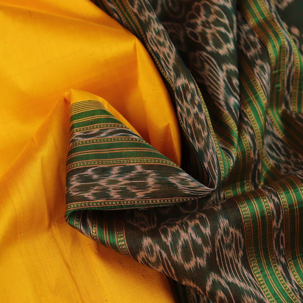 Handloom Khandua Silk Ikat Saree Handloom Saree_Khandua Silk Priyadarshini Handloom 