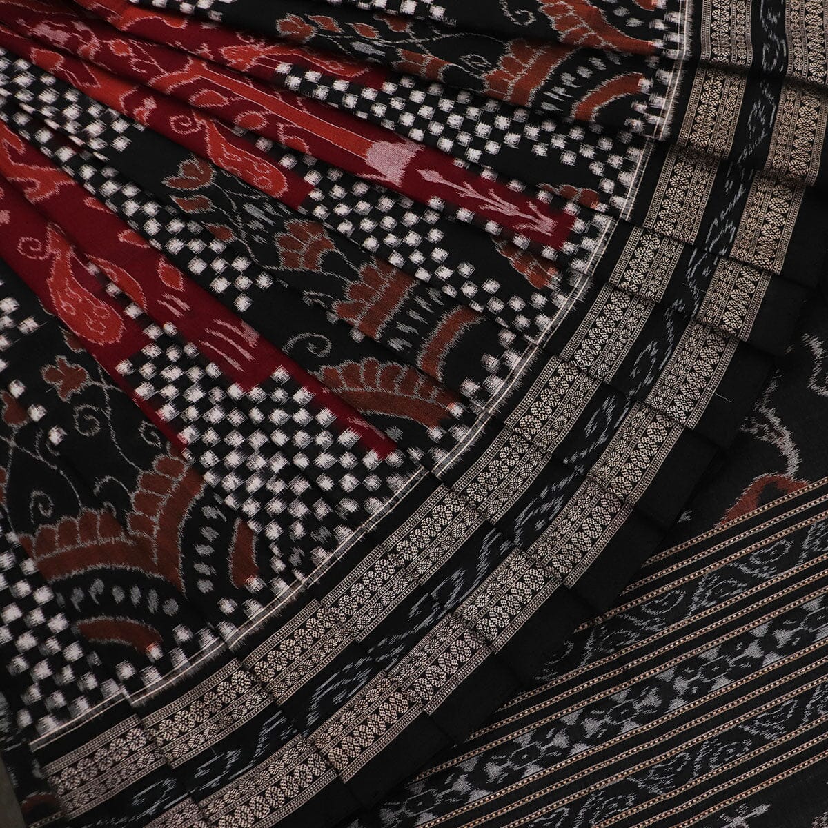 Handloom Sambalpuri Cotton Ikkat Saree Handloom Saree_Cotton Priyadarshini Handloom 