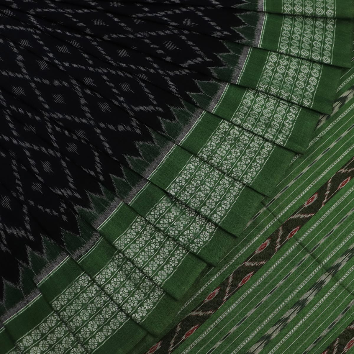 Handloom Sambalpuri Cotton Ikkat Saree Handloom Saree_Cotton Priyadarshini Handloom 