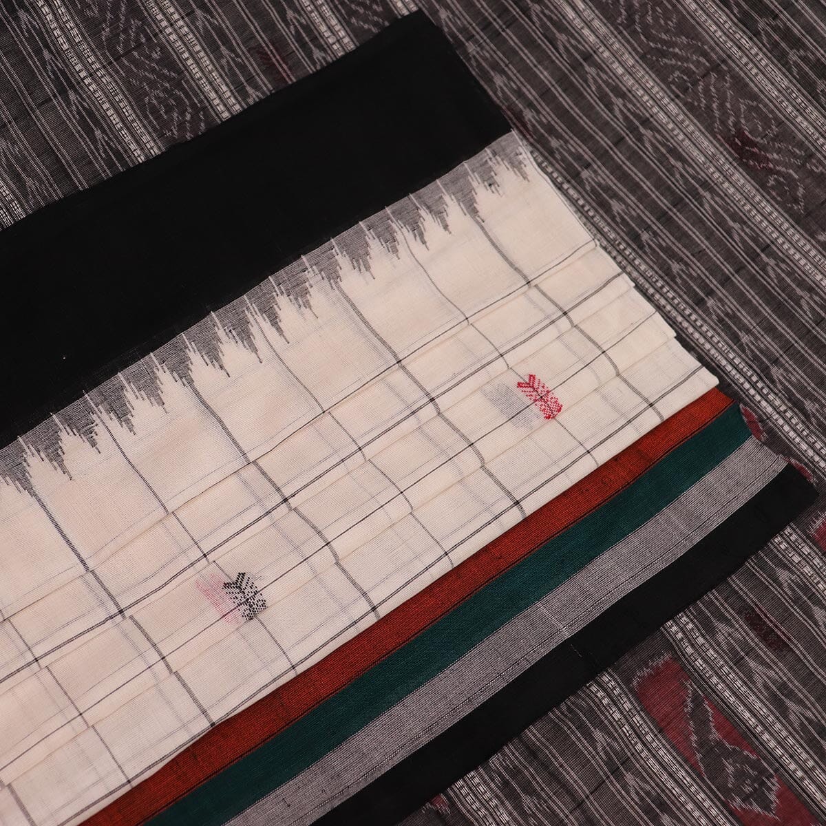 Handloom Sambalpuri Cotton Ikkat Saree Handloom Saree_Sambalpuri Cotton Priyadarshini Handloom 